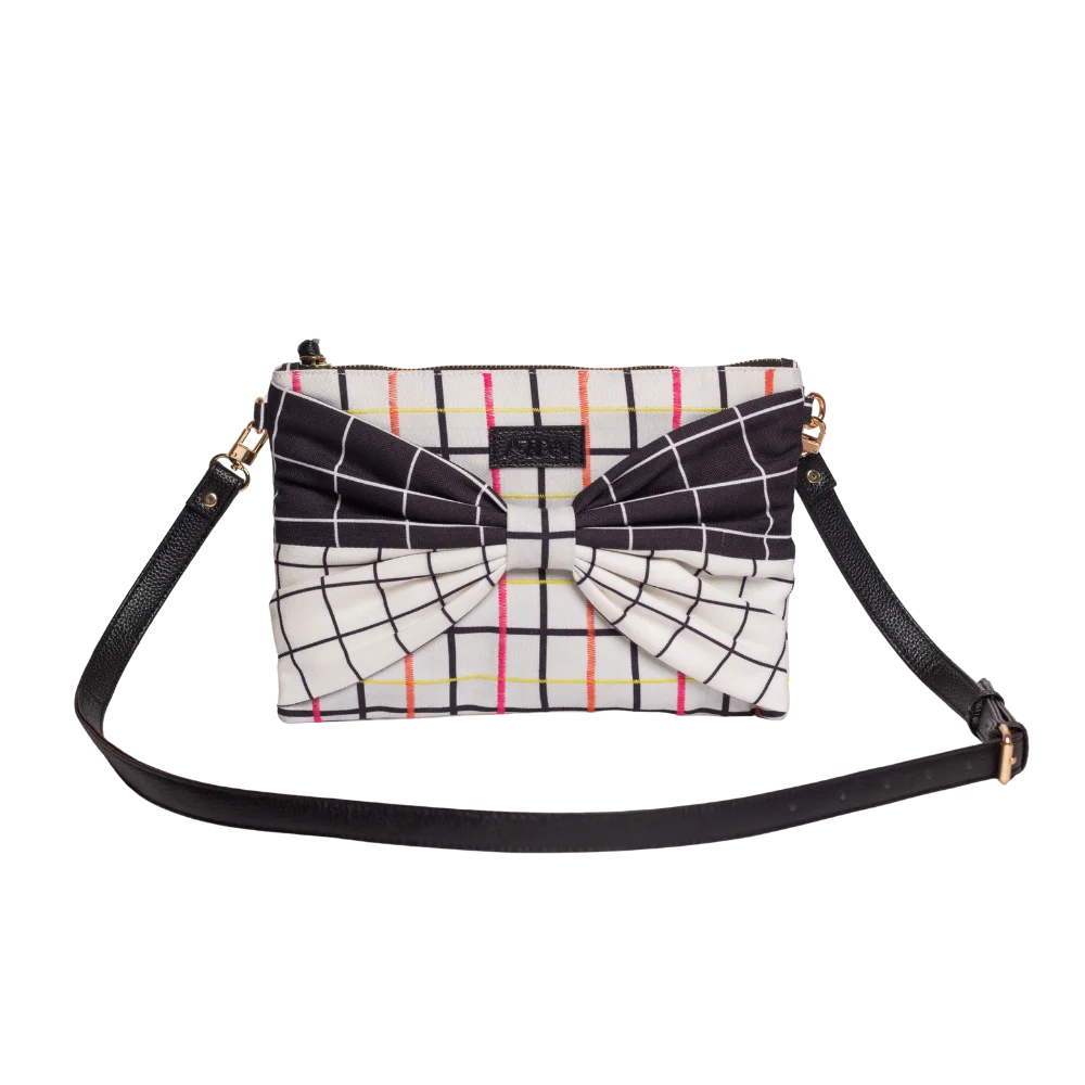 Carrie clutch in Plaid