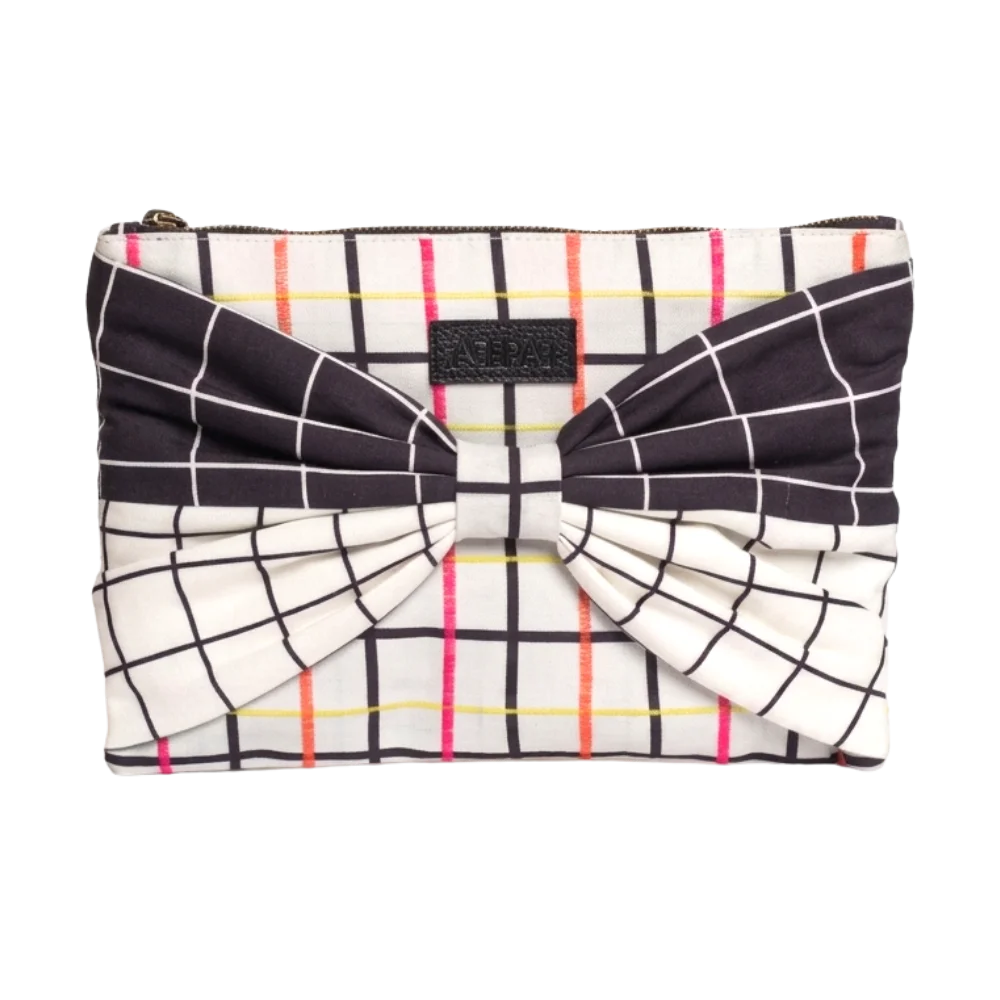 Carrie clutch in Plaid