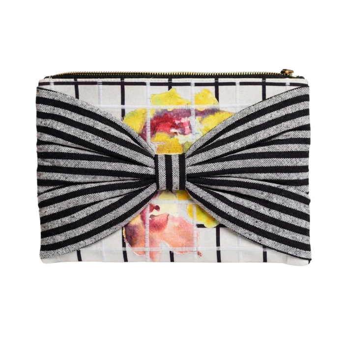 Carrie clutch in Stripes