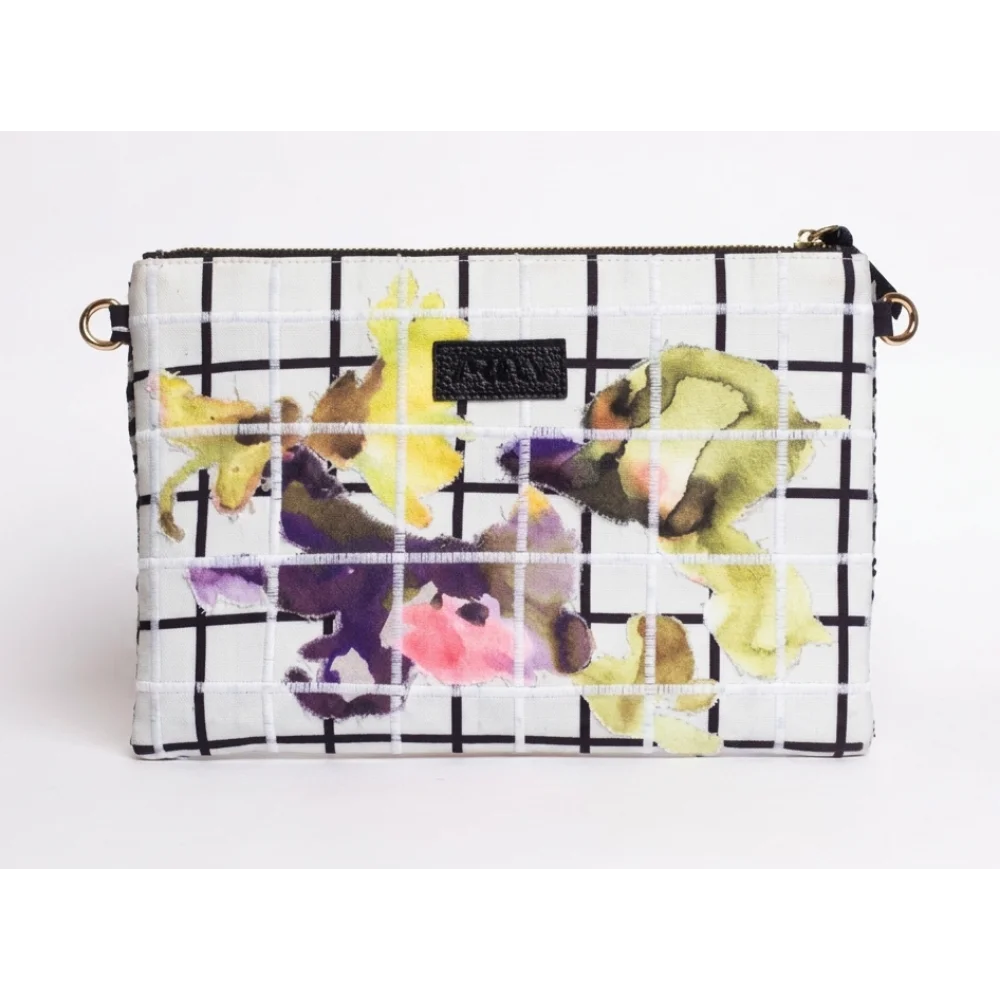 Carrie clutch in Bloom