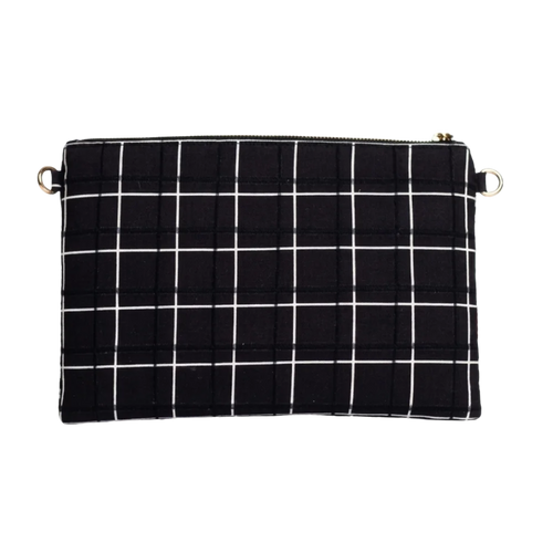 Carrie clutch in Black