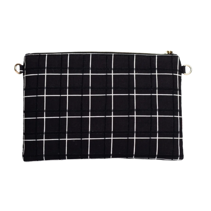 Carrie clutch in Black
