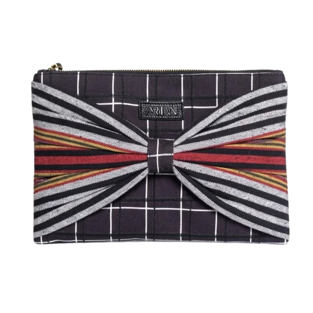 Carrie clutch in Black
