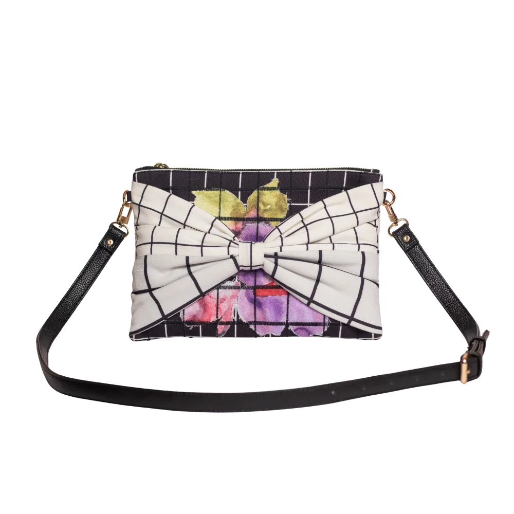 Carrie clutch in Bloom